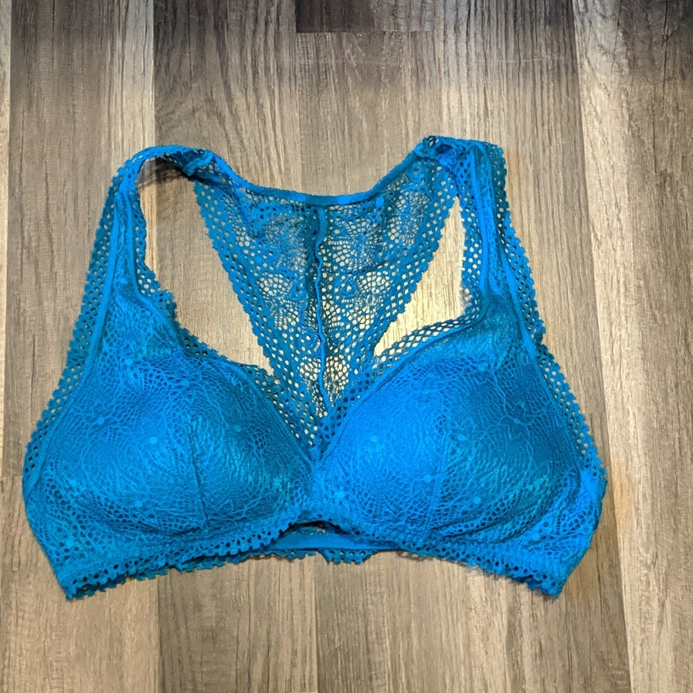 Victoria's secret lightly padded lace lounge bra M